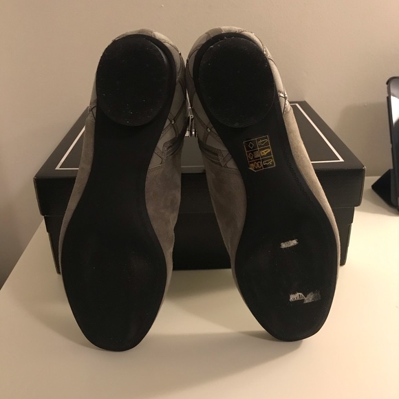 NWOT heeled ankle boots - Picture 8 of 9